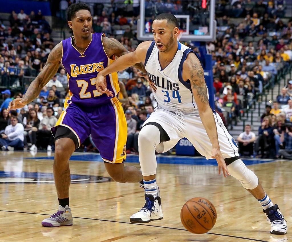 Dallas Mavericks vs Los Angeles Lakers NBA game