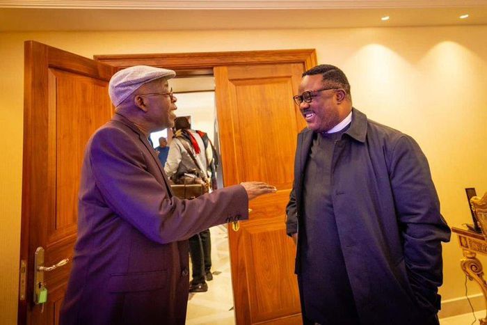 APC presidential candidate, Asiwaju Bola Tinubu in London with Cross River state governor, Ben Ayade. [Twitter:TheNation]