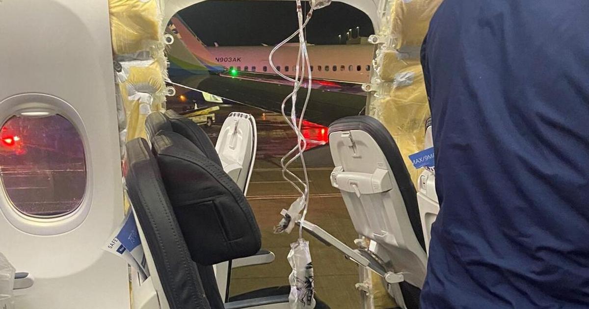 US flight passengers survive as plane rips open while 16,000ft in the ...