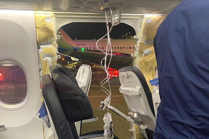 The plane made a successful emergency landing [Canada Daily]