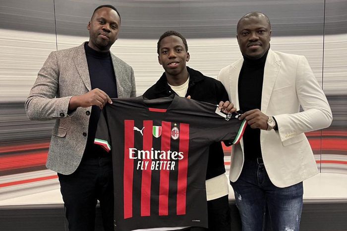17-year-old Nigerian Victor Eletu will play for AC Milan until 2025