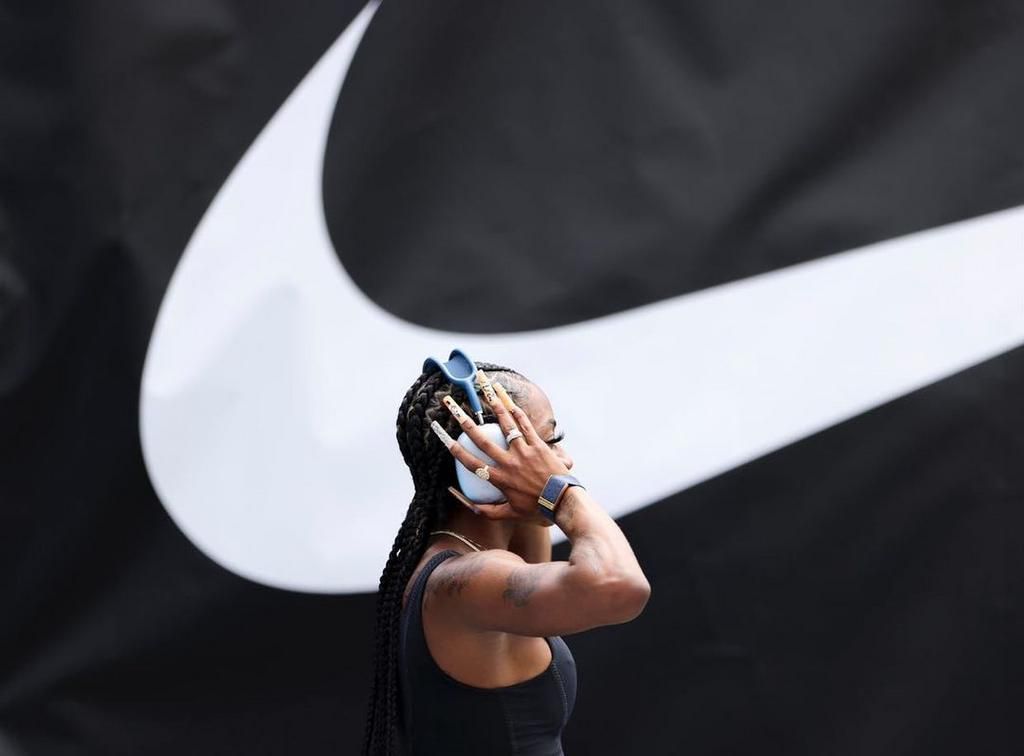 Every baddie needs to have manicured nails [Instagram/carririchardson]