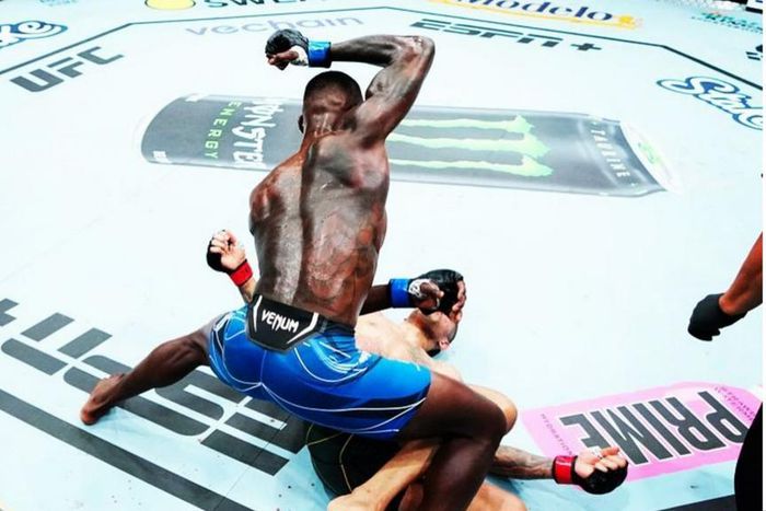 Israel Adesanya explains tactics to defeat Alex Pereira