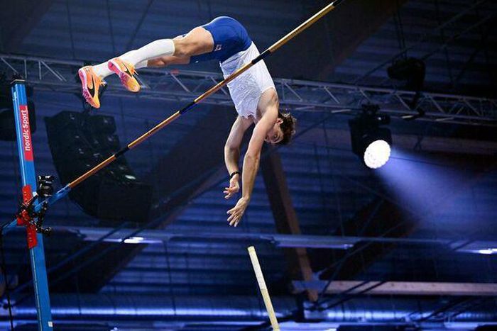 Mondo Duplantis flies to new indoor Pole Vault World Record in France