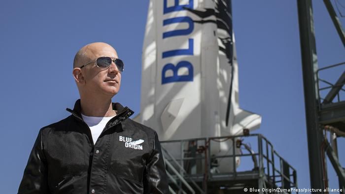 Jeff Bezos travels round the Earth's orbit [TechStory]