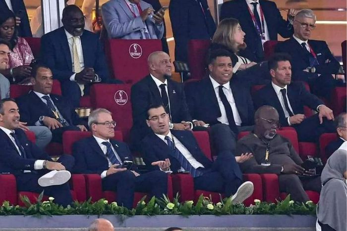 Negative reactions as Amaju Pinnick teams up with Ronaldo, Kaka, Roberto Carlos at World Cup