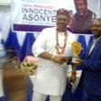 Prof. Monday Igwe (on suit) receiving the award (Credit: NAN)