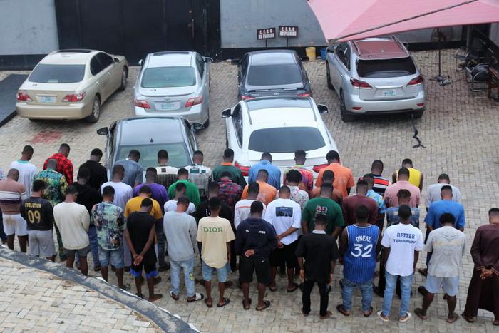 EFCC arrests FMC staff, 50 others for alleged internet fraud in Ogun, Oyo. [Twitter:EFCC]