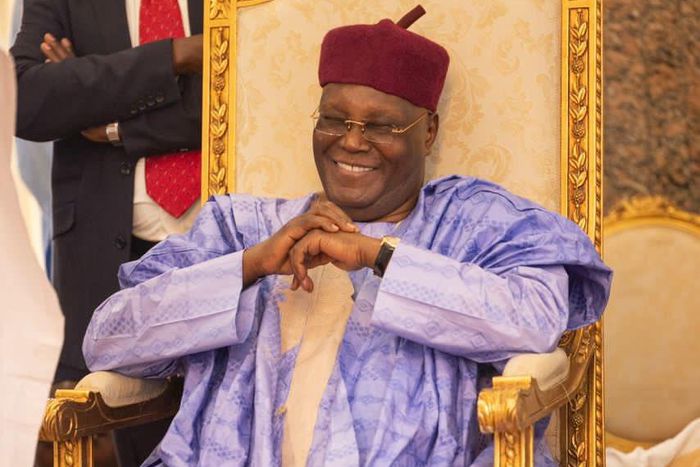 PDP Presidential candidate, Atiku Abubakar visits Shehu of Borno. [Twitter:Atiku]