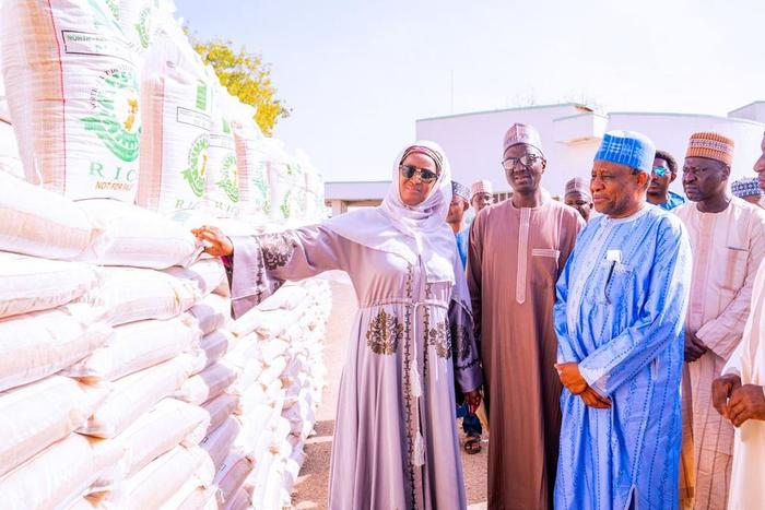 The Minister of Humanitarian Affairs, Disaster Management and Social Development, Sadiya Umar Farouq, making a presentation of relief items to the Borno State government [NAN]