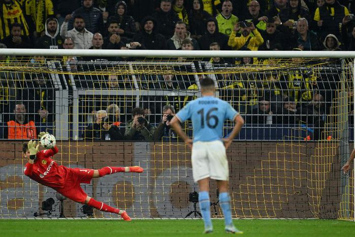 Mahrez blamed as Manchester City drop points at Dortmund
