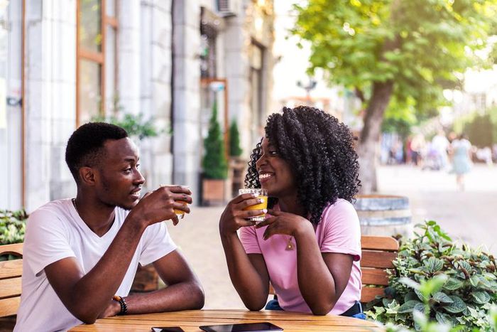 Who should pay on the first date, the man or woman? [Cosmopolitan]