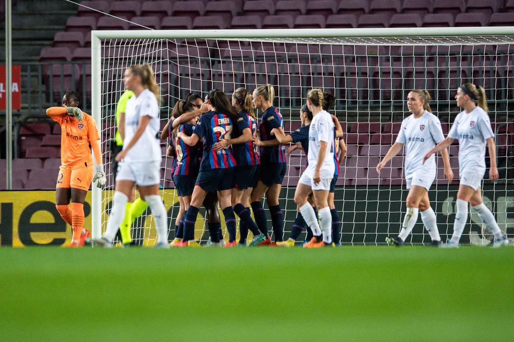 Asisat Oshoala of Barcelona celebrates with teammates after 2-0 during the UEFA Women s Champions League football match between Barcelona and FC Rosengard on December 21, 2022 in Barcelona.