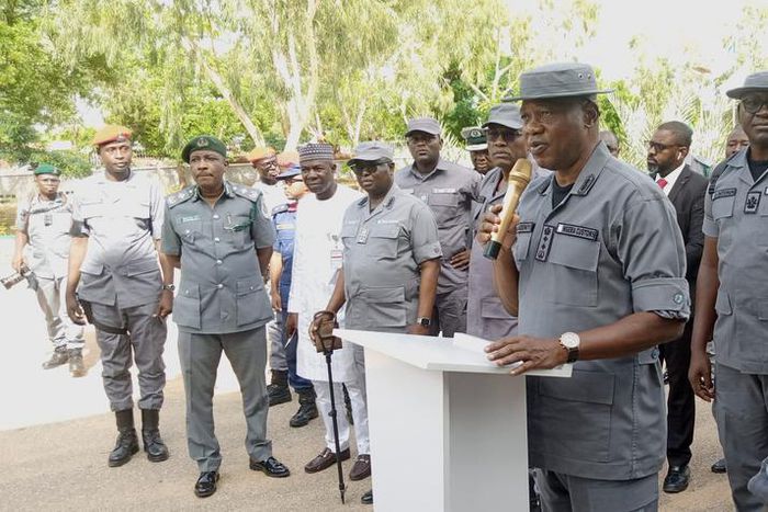 Customs announces closure of all borders with Niger Republic. [NAN]