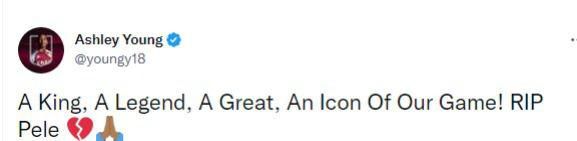 Social Media tributes to Pele