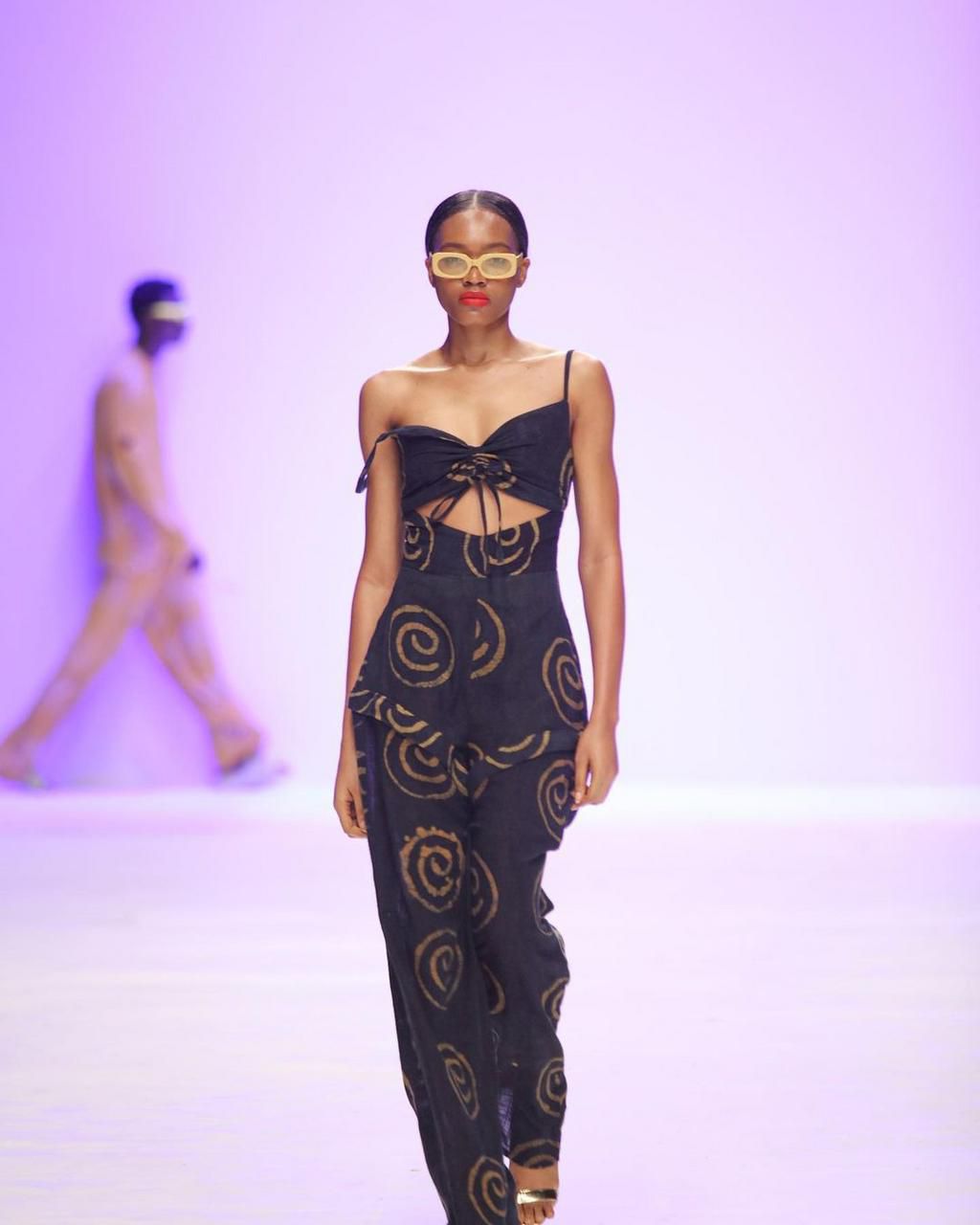 This jumpsuit is beautiful [Insignaonline]