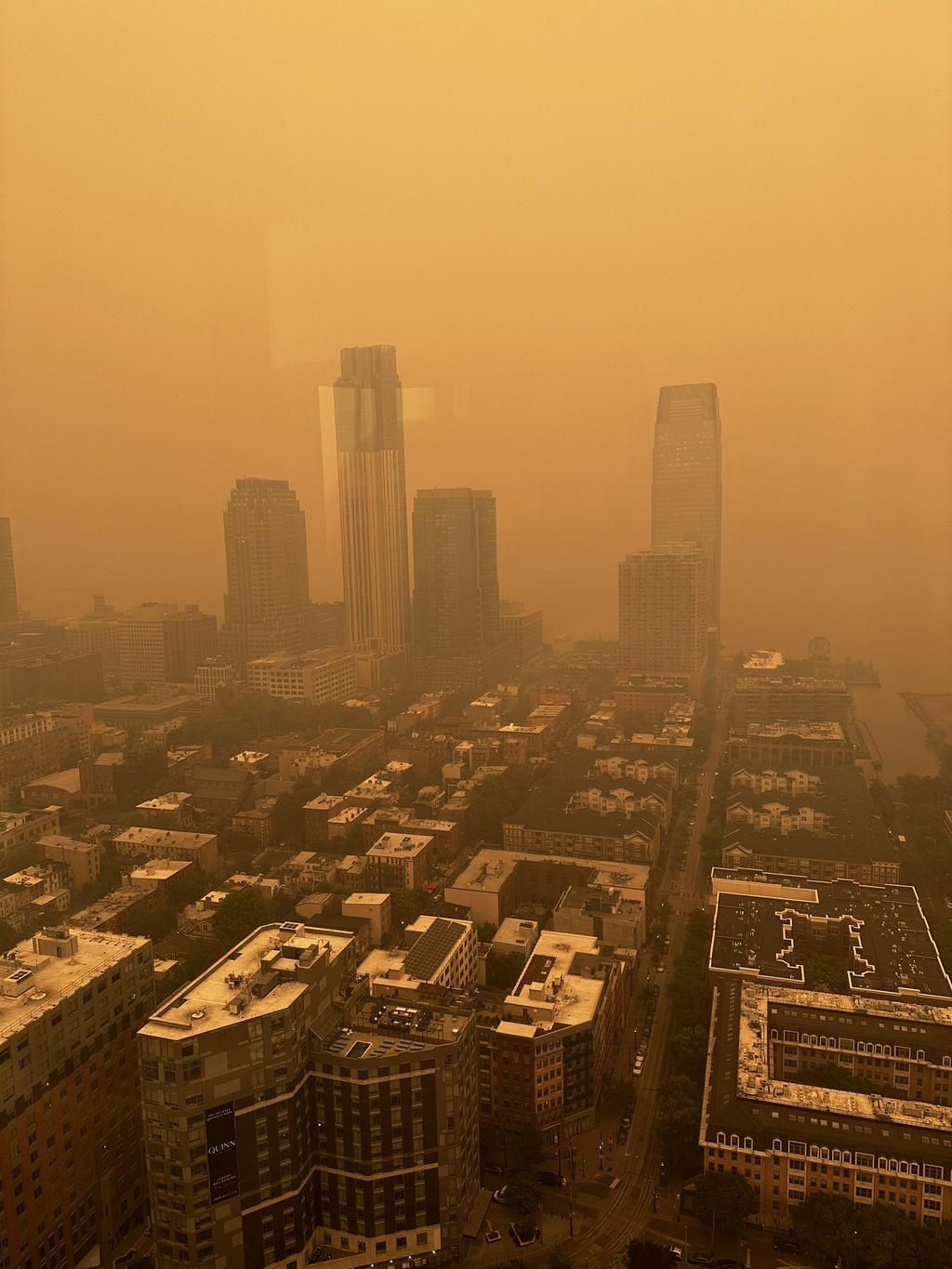 New York City has the worst air quality in the world [Twitter/karenallen]