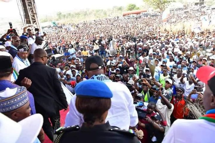 Tinubu/Shettima 2023: Mammoth crowd as Gov. Bello leads APC campaigns to country home