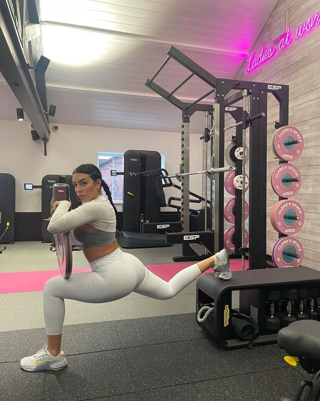 Georgina Rodriguez x Alo Yoga
