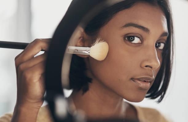Setting makeup is an important step [iStock]
