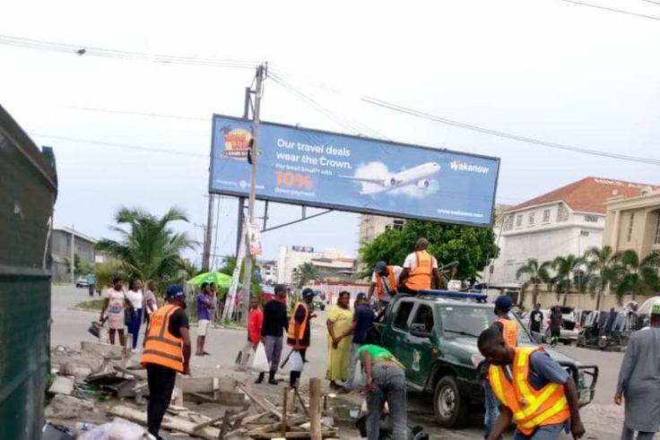 LAWMA demolishes shanties, clears street traders along Lekki-Epe Expressway (NAN)