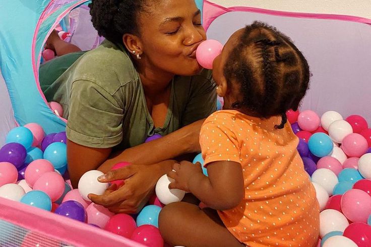 Music star Simi and her daughter Deja [Instagram/SymplySimi]