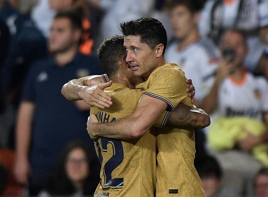 Raphinha combined with Lewandowski for the winner against Valencia