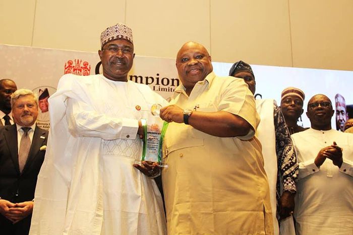 Chairman/Chief Executive of NDLEA, Mohamed Buba Marwa and Osun State governor, Ademola Adeleke. [Twitter:@ndleanigeria]