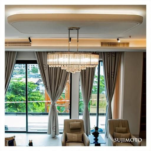 French CNN - TF1 TV Network celebrated the extraordinary achievements of Sijibomi Ogundele.