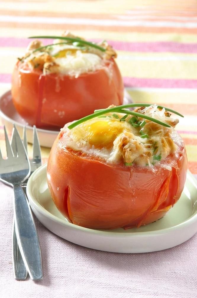 Eggs in tomatoes