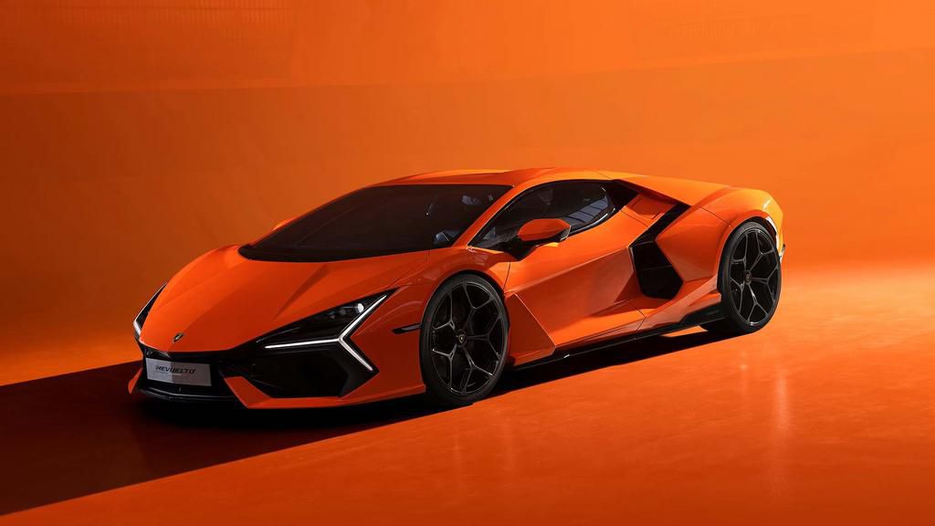 Lamborghini Revuelto [motortrend]