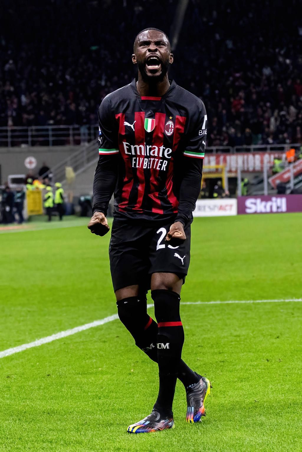 Fikayo Tomori of AC Milan celebrates after scoring a goal during the Serie A football match between Milan and Fiorentina at San Siro Stadium on November 13, 2022.