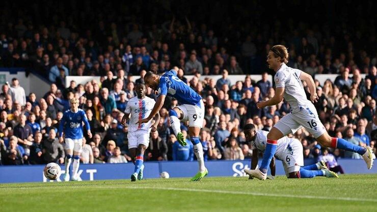 Dominic Calvert-Lewin scores Everton after being set up by Alex Iwobi