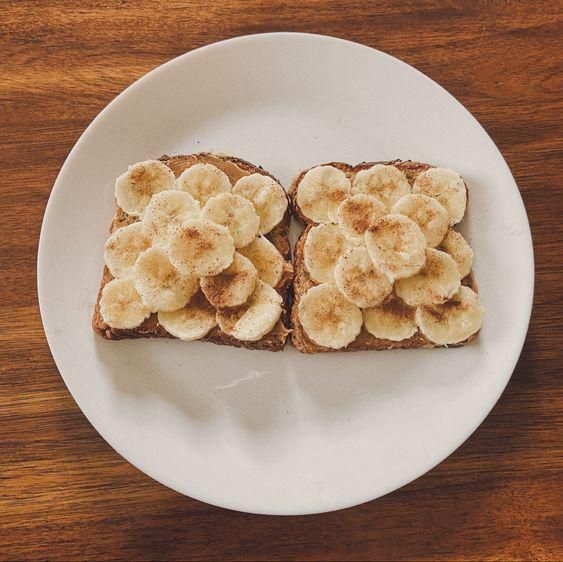 Peanut butter and banana toast [Sachi]