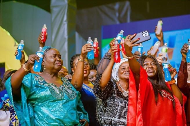 Drink, savour, celebrate! The new Hydr8 100 & D’Vybe are your next favourite drinks