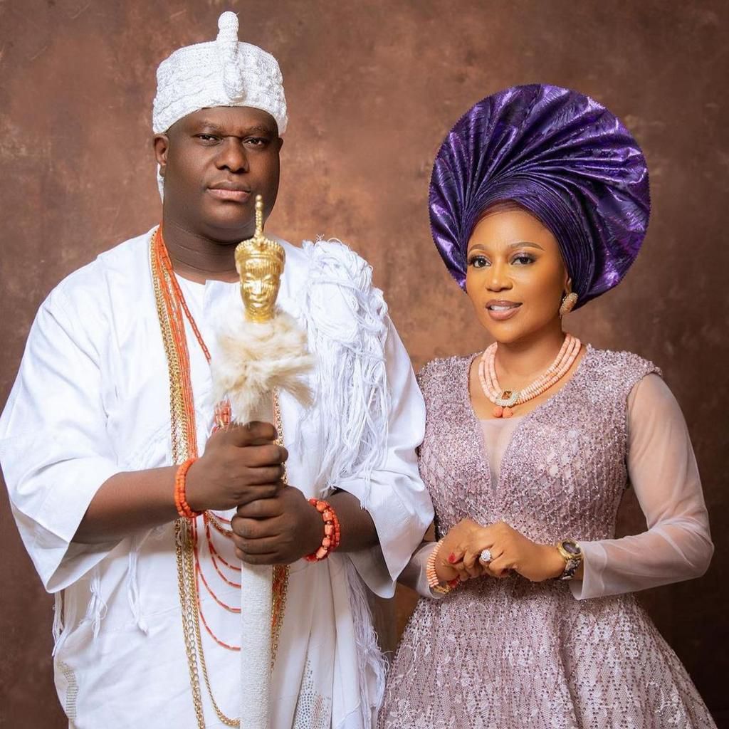 Previously, the Ooni of Ife had ended his marriages with two other wives, Olori Zainab and Olori Naomi.