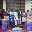 LASU alumni (1991 set)  donating  to their alma mater. [NAN]