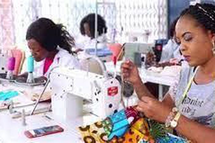 Business not moving, tailors, hairdressers lament. [graphic]