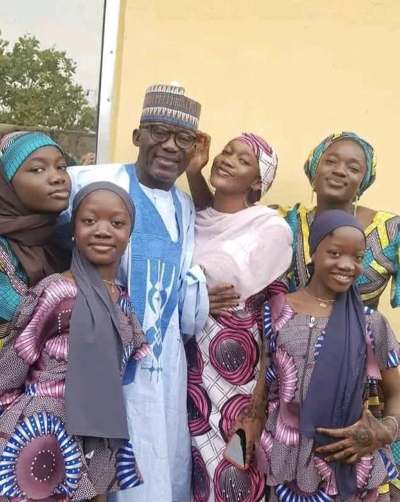 Nabeeha Al-Kadriyar with her family [Twitter-@kabiru aminu]