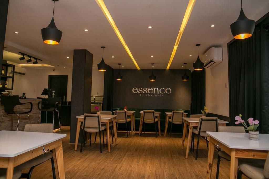 Essence by the Grid [Instagram]