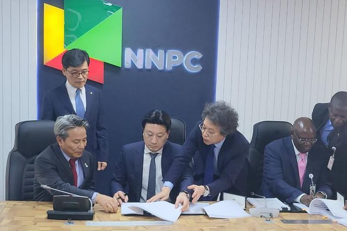 NNPCL, Daewoo sign contract for quick repair of Kaduna Refinery. [NAN]