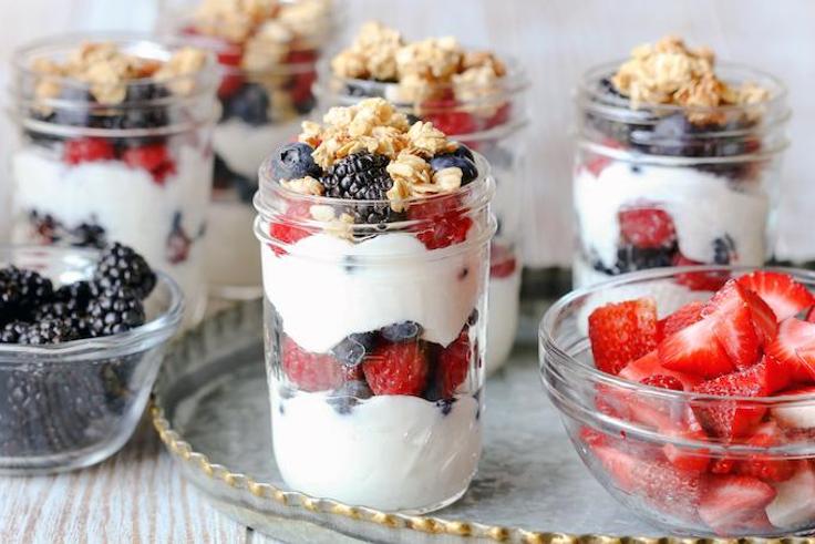 Fruit and yogurt parfait [SimplySissom]