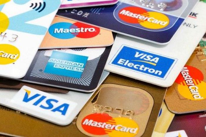 Using ATM cards can sometimes lead us to spend even when we did not intend to.