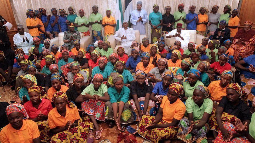 President Muhammadu Buhari with 82 freed Chibok girls (BBC)