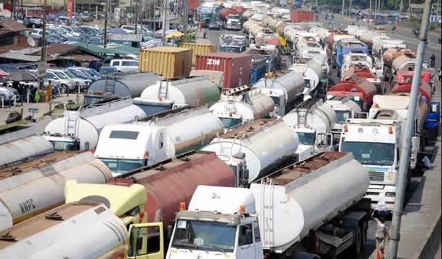 Traffic gridlock preventing waste removal in Apapa — LAWMA [premiumtimesng]