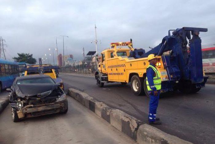 1 die, 2 injured in auto accident on Lagos/Abeokuta Expressway [dailypost]