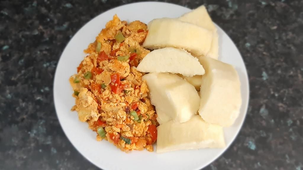 Boiled yam and egg sauce