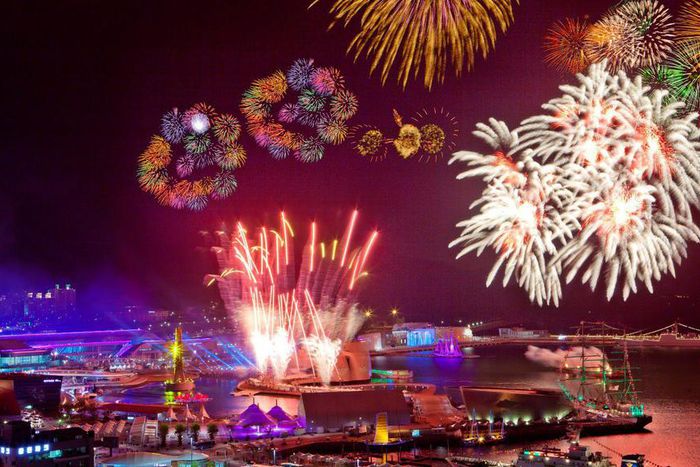 World welcomes 2024 with fireworks and celebration [KoreabyMe]