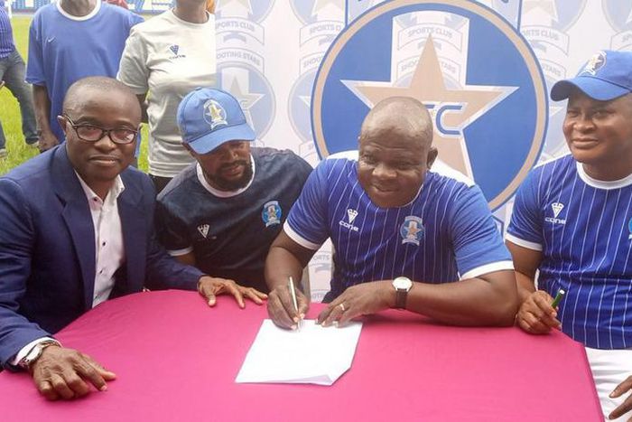 Gbenga Ogunbote signing the dotted lines as 3Sc boss.