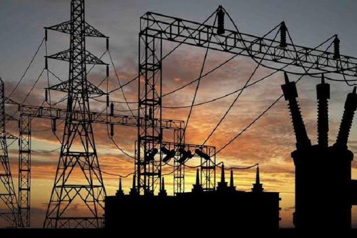 Electricity consumers may soon be plunged into darkness as the Federal Government plans to deal with debtor Discos. [Business Post Nigeria]
